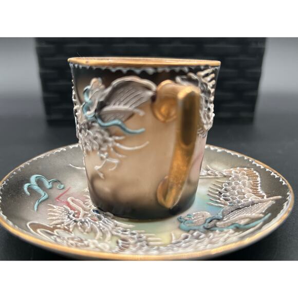 Dragonware Lustreware tea cup and saucer - Picture 6 of 10